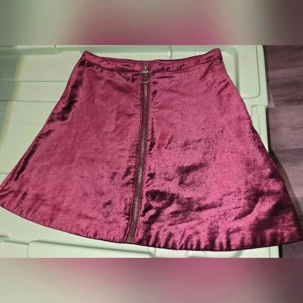 Free People One and Only Fit and Flare Velvet Maroon Zip Mini Skirt Size 2 or XS - Picture 7 of 11